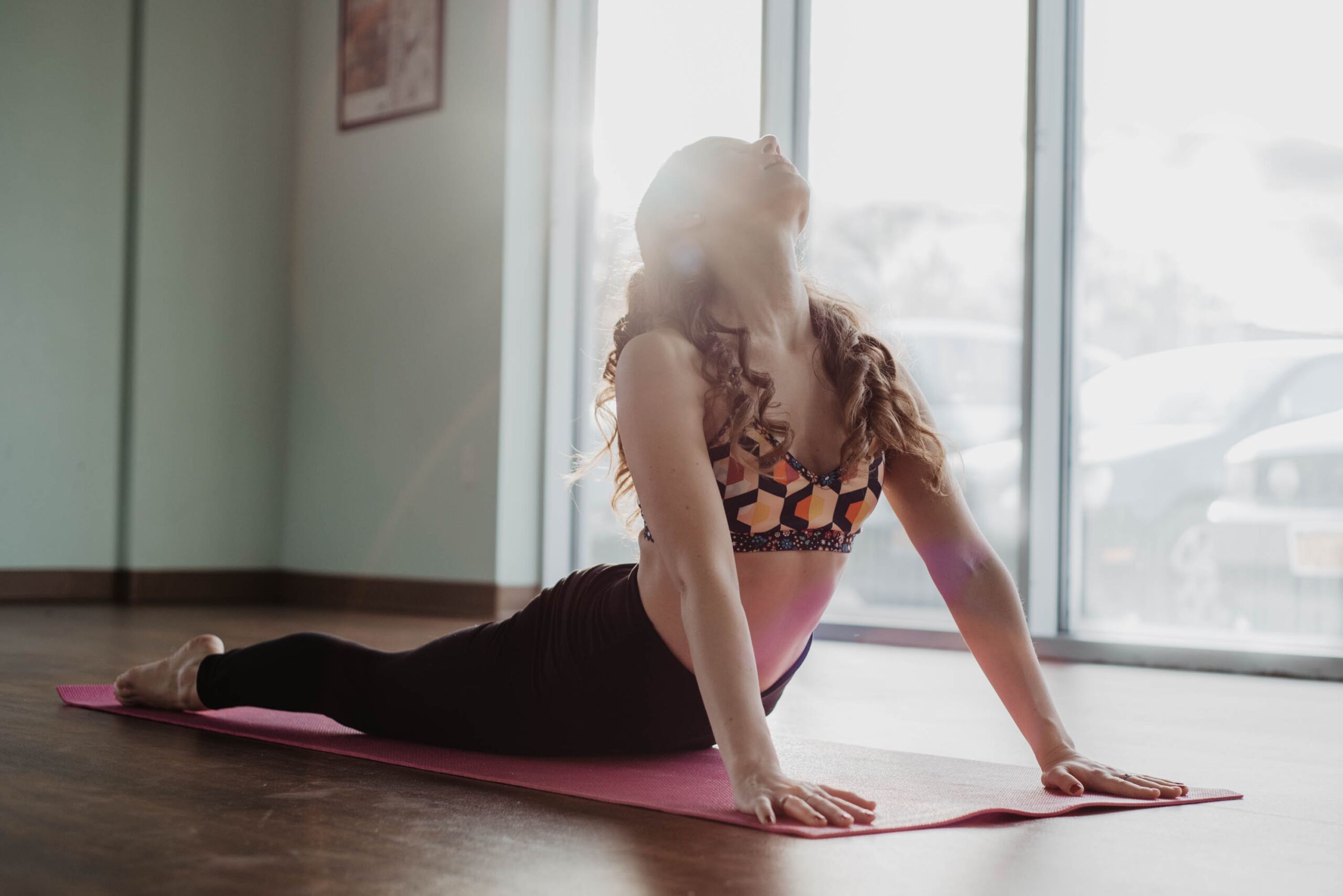 Frau beim Yoga