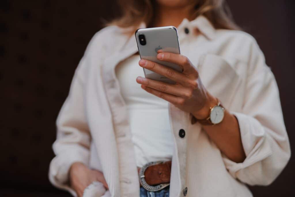 factro Mobile App: Features und Vorteile jenny-ueberberg-brfcpBfCebY-unsplash
