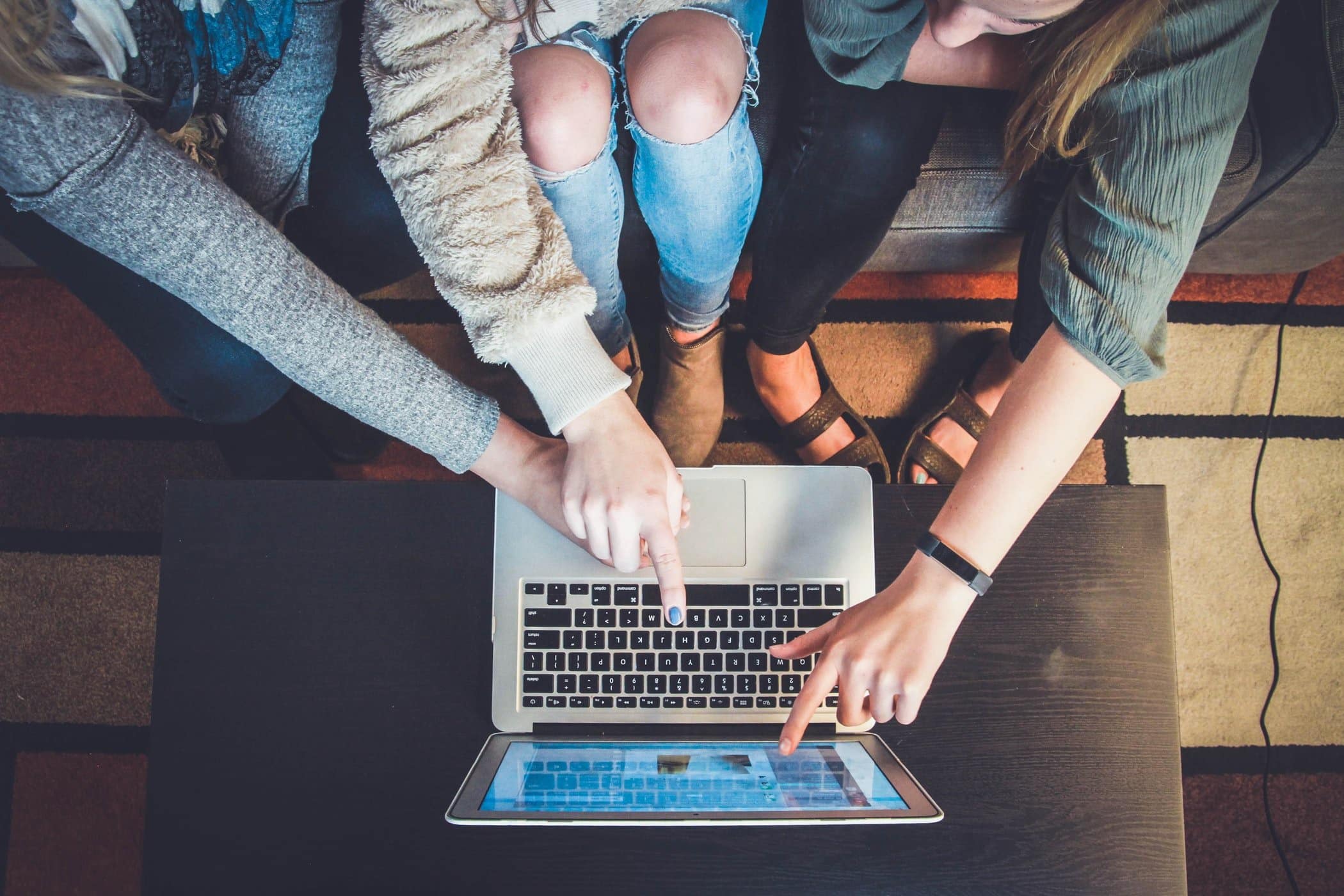 Laptop Hände Menschen